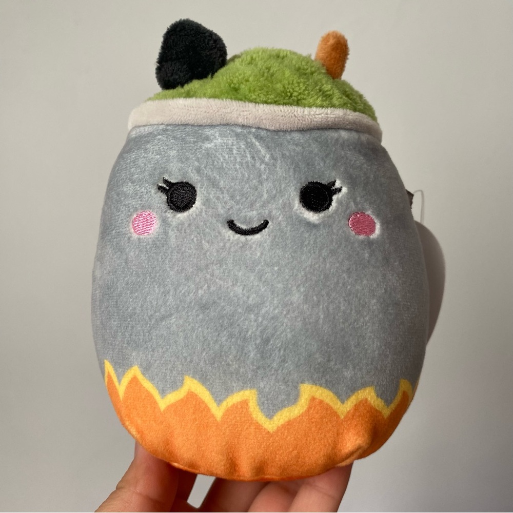 Johanna the Caldron 4” Halloween Squishmallows 2022